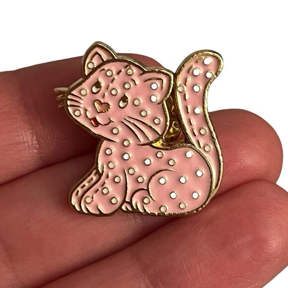 Strawberry Shortcake Pink Cat Enamel Pin Officially Licensed - Picture 2 of 8